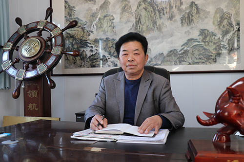 <font style='color:#003665'>王天涛：把实干担当写在乡村振兴的大地上</font>